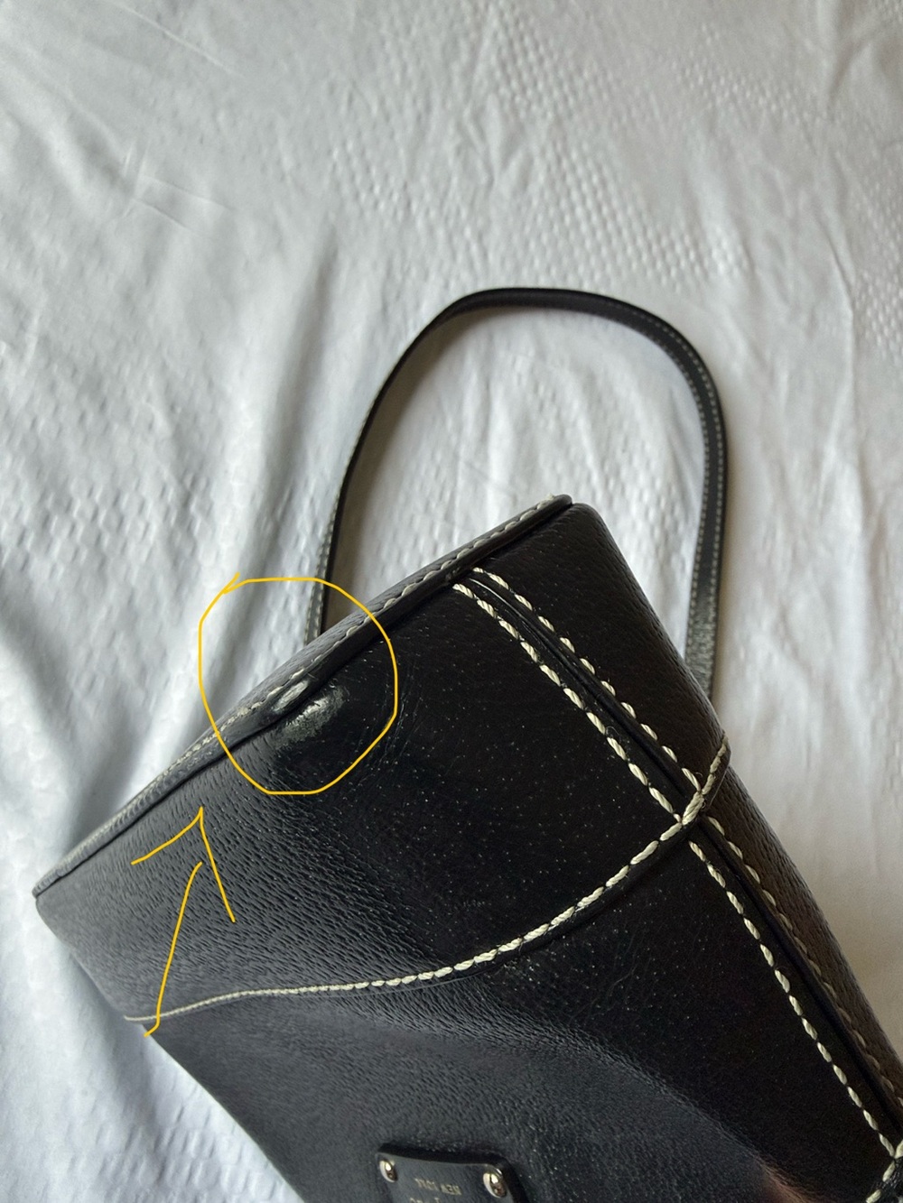 kate spade black leather crossbody with gold-tone logo - Picture 6 of 12